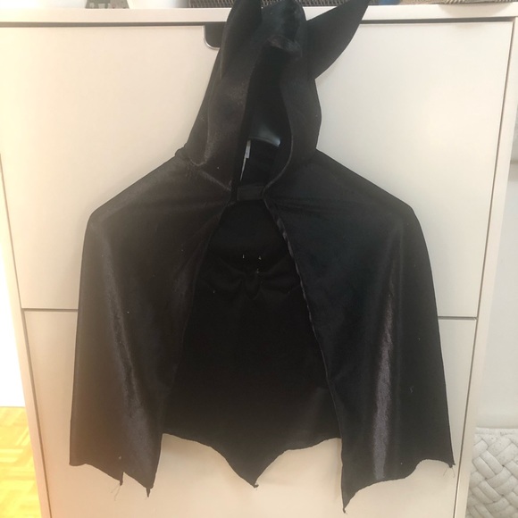 Kids Batman cape with hood by Great Pretenders - Picture 2 of 4